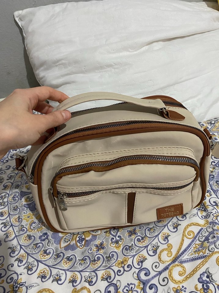 Beyaz Deri Fermuarlı Günlük Çanta - Görsel 3