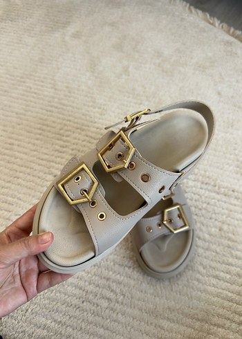 Zara Bej Kadın Sandalet