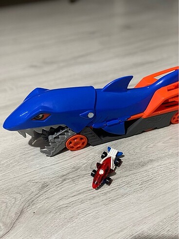 KÖPEKBALIKLI HOT WHEELS