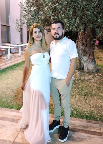 Beyaz uzun elbise
