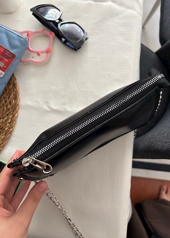 Siyah Deri Zımba Çanta - Görsel 4