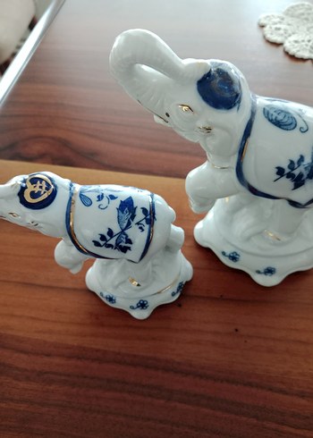 Diğer Mavi desenli fil figürinleri