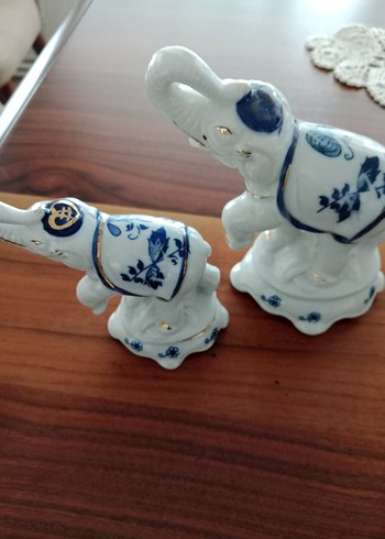 Mavi desenli fil figürinleri