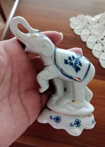 Beden Mavi desenli fil figürinleri