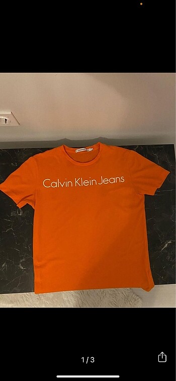 Calvin Klein Tshirt