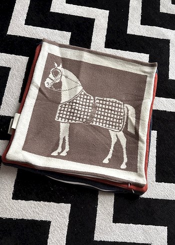 Madam Coco kırlent kılıfı 5 adet - Görsel 4