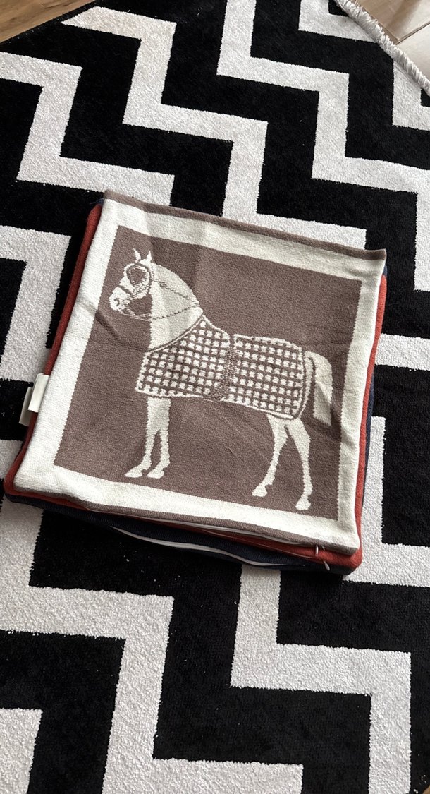 Madam Coco kırlent kılıfı 5 adet - Görsel 4