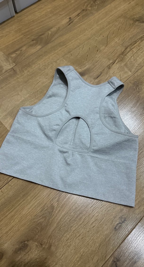 H&M marka spor üst büstiyer - Görsel 3