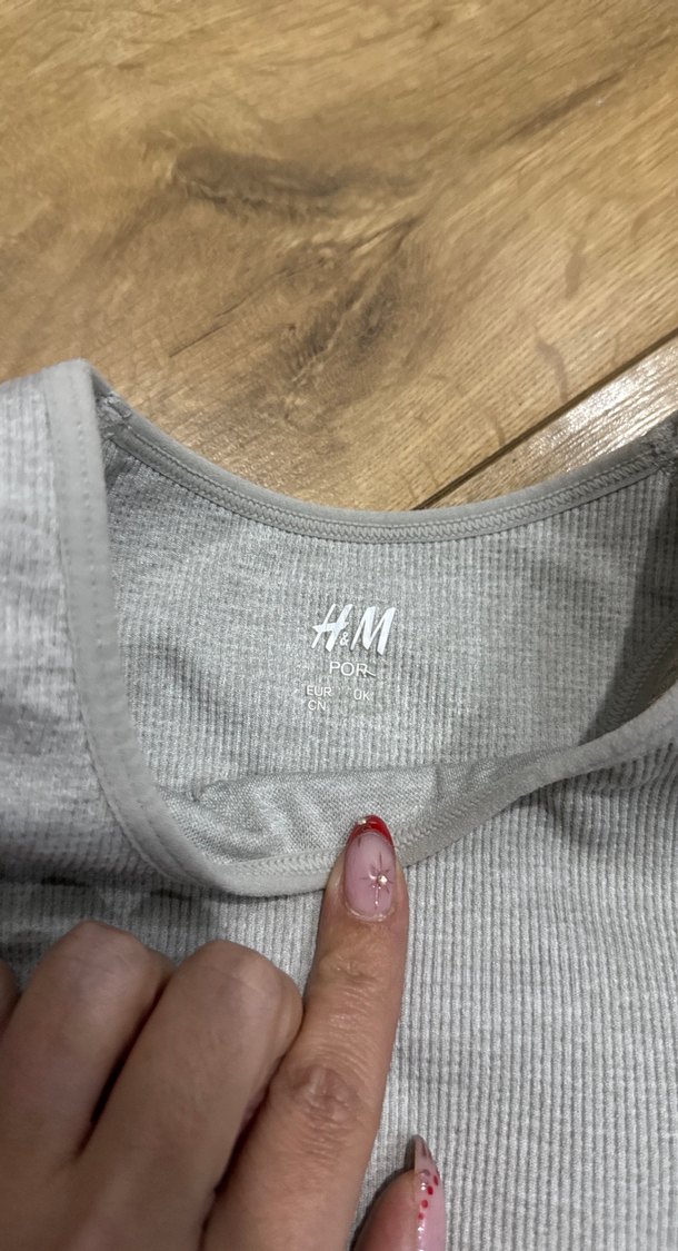 H&M marka spor üst büstiyer - Görsel 2