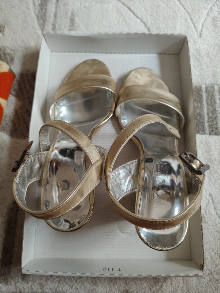 Gold Parlak Dolgu Topuklu Kadın Abiye Ayakkabı - Görsel 4