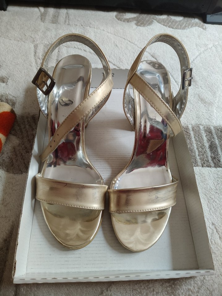 Gold Parlak Dolgu Topuklu Kadın Abiye Ayakkabı - Görsel 3