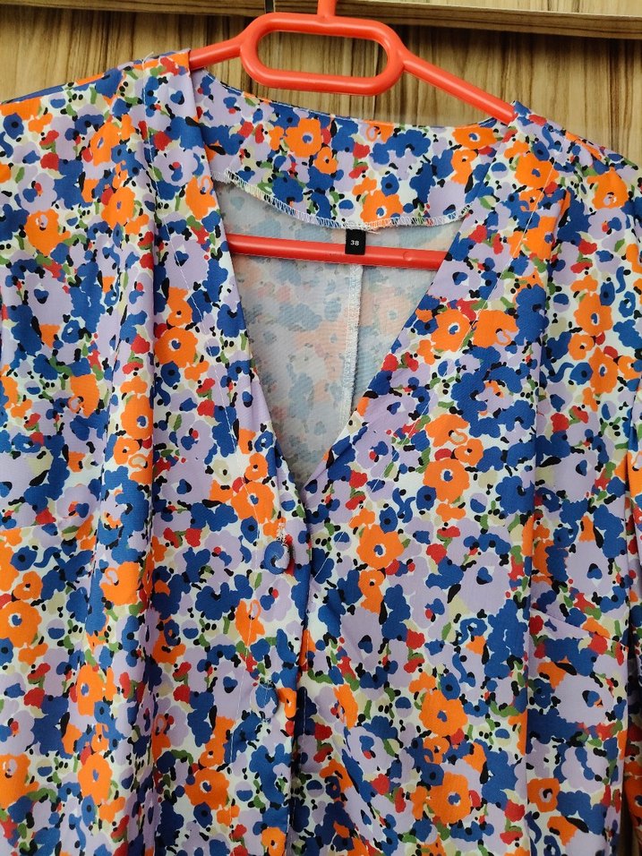 Renkli, Düğmeli, V Yaka Kadın Bluz - Görsel 2