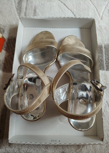 Gold Parlak Dolgu Topuklu Kadın Abiye Ayakkabı - Görsel 5