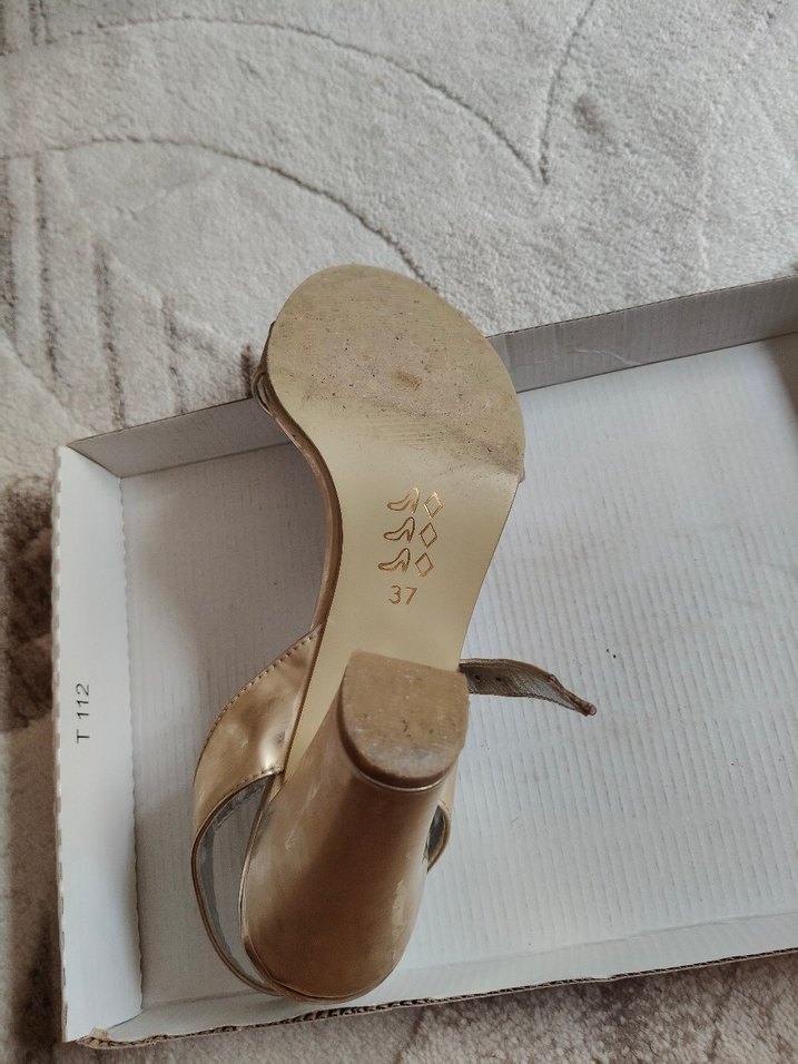 Gold Parlak Dolgu Topuklu Kadın Abiye Ayakkabı - Görsel 3