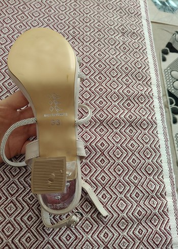 Beyaz Dantel Detaylı Blok Topuklu Kadın Abiye Ayakkabı - Görsel 4