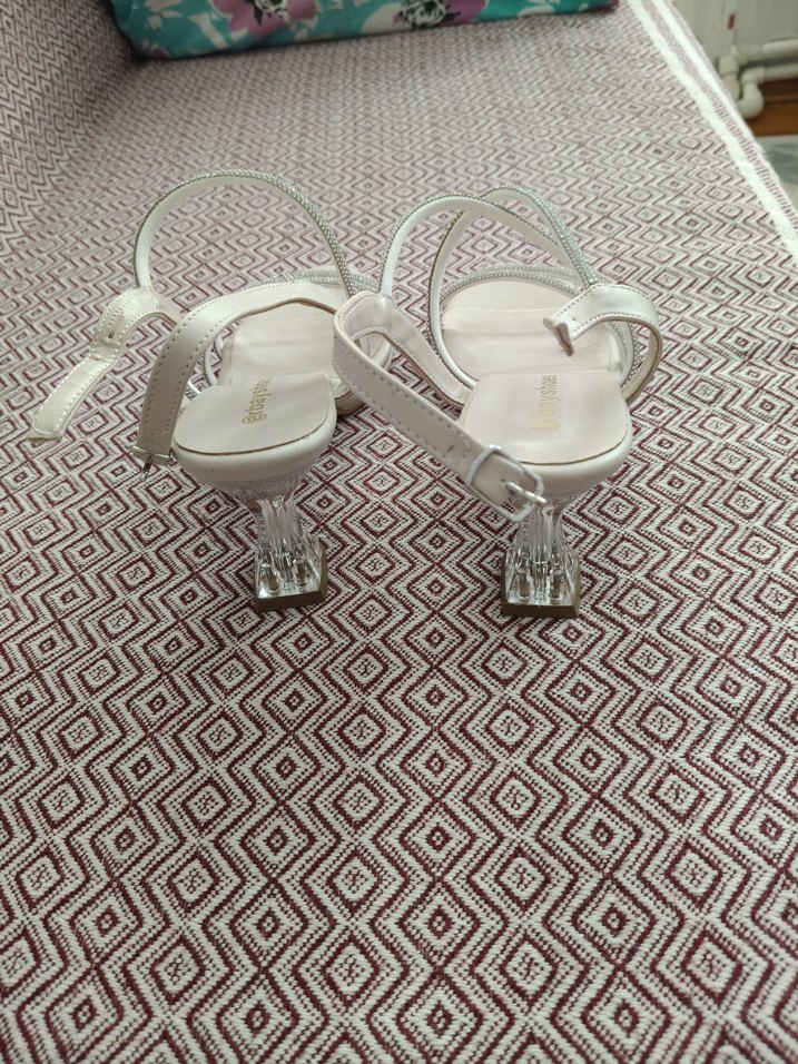 Beyaz Dantel Detaylı Blok Topuklu Kadın Abiye Ayakkabı - Görsel 2