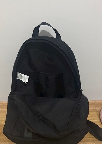 Beden siyah Renk Nike Siyah Fermuarlı Sırt Çantası