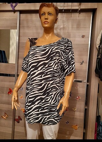 xl Beden siyah Renk BONPRİX ZEBRA DESEN BLUZ