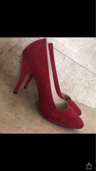 Kırmızı stiletto 