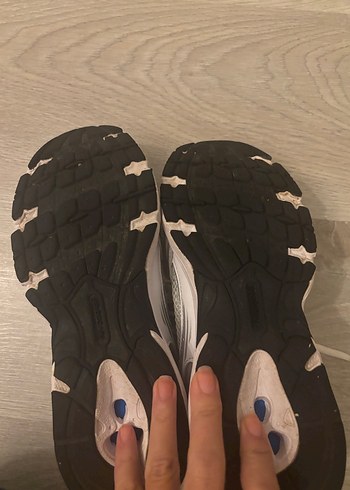 New balance 38 numara yarım numara dardır - Görsel 3