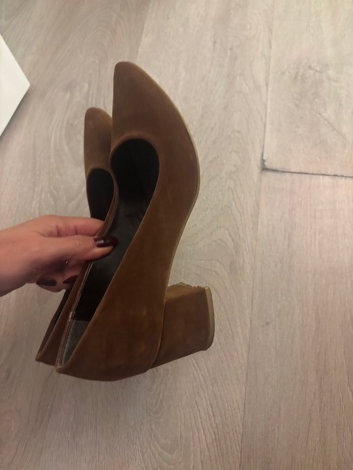 Kahverengi Süet Stiletto Topuklu Kadın Ayakkabı - Görsel 4