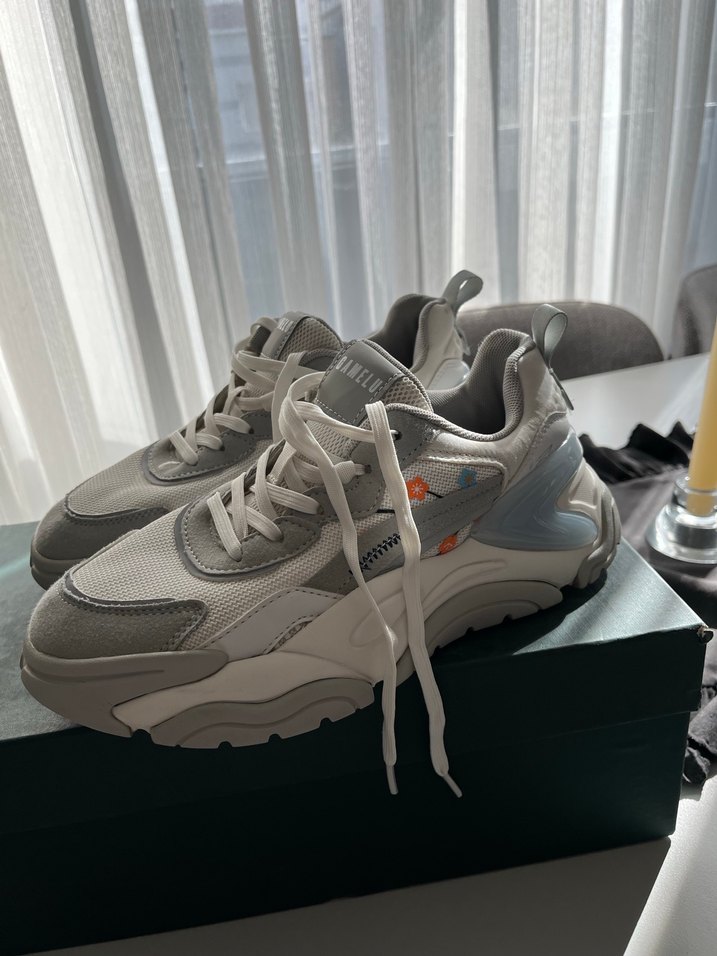 Gri Baskılı Bağcıklı Kadın Spor Ayakkabı - Görsel 2