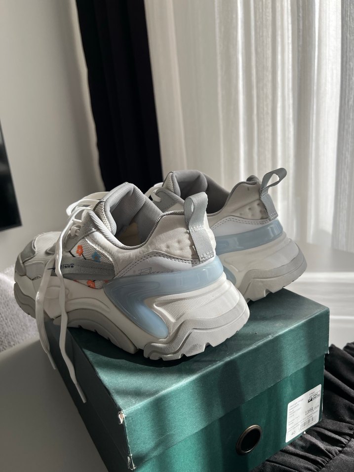 Gri Baskılı Bağcıklı Kadın Spor Ayakkabı - Görsel 3