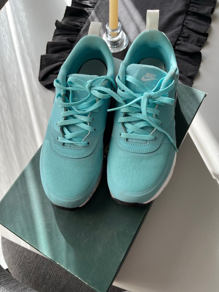 Nıke spor ayakkabı - Görsel 2