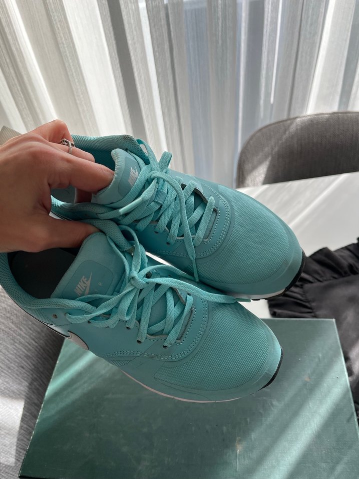 Nıke spor ayakkabı - Görsel 5