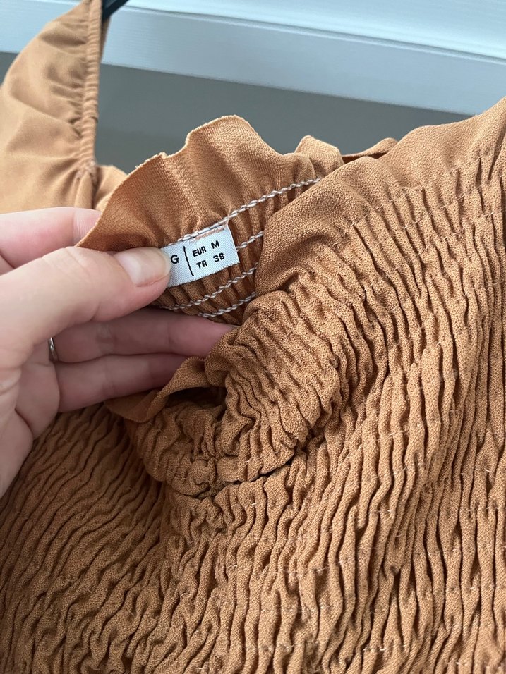 Bej V Yaka Uzun Kollu Fırfırlı gömlek - Görsel 3