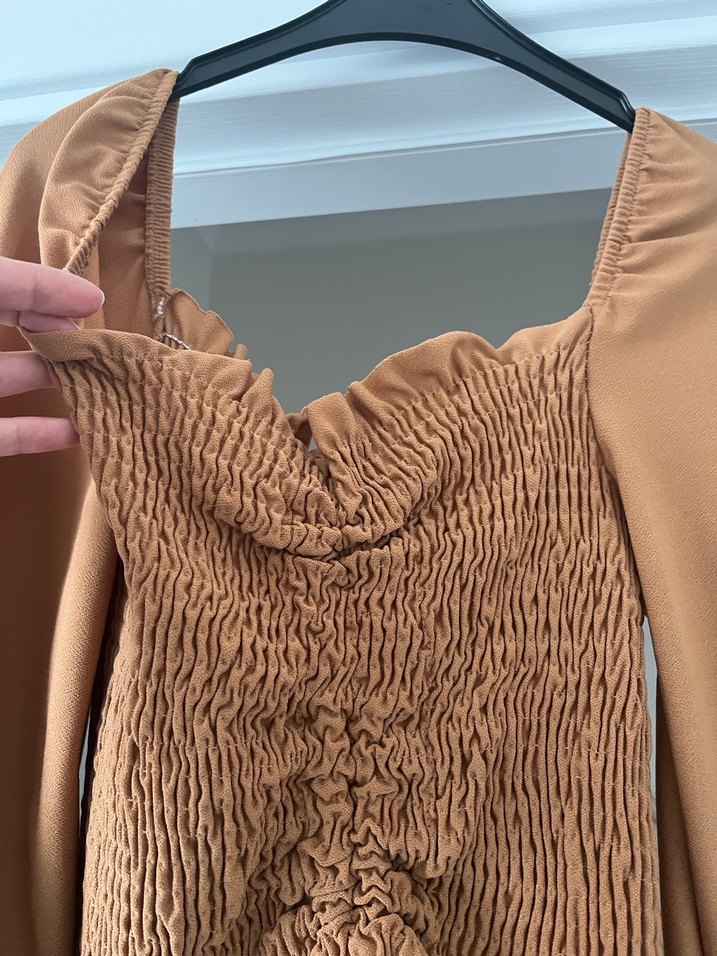 Bej V Yaka Uzun Kollu Fırfırlı gömlek - Görsel 2