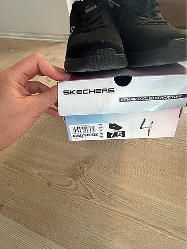 37,5 Beden Skechers spor ayakkabı