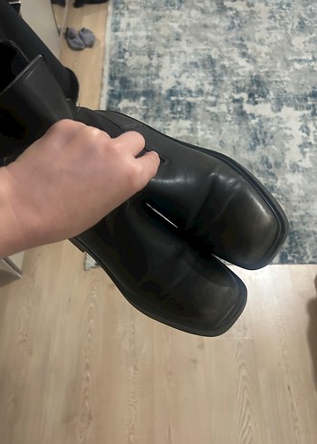 Tokalı Siyah Deri Kadın Bot - Görsel 5