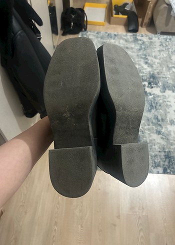 Tokalı Siyah Deri Kadın Bot - Görsel 4