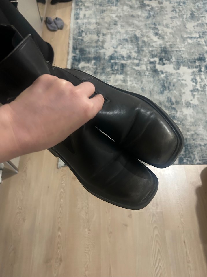 Tokalı Siyah Deri Kadın Bot - Görsel 5