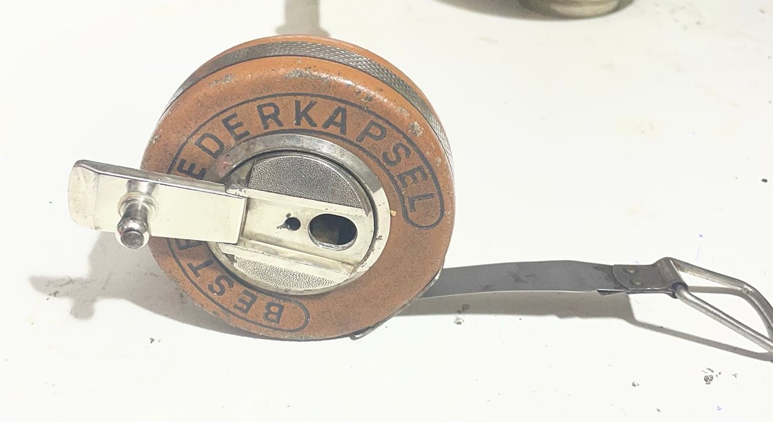 Antika Almanya Uretimi Metal Kasa Deri Kaplama Metal Şerit Metre - Görsel 2