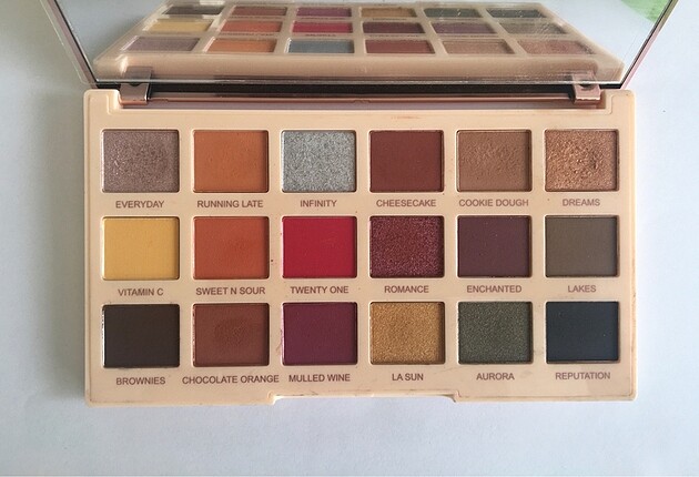 Makeup Revolution SophX Extra Spice Far Paleti