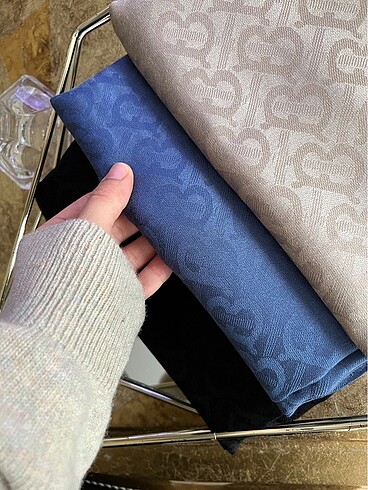 Burberry ipek kaşmir şalımız satışta