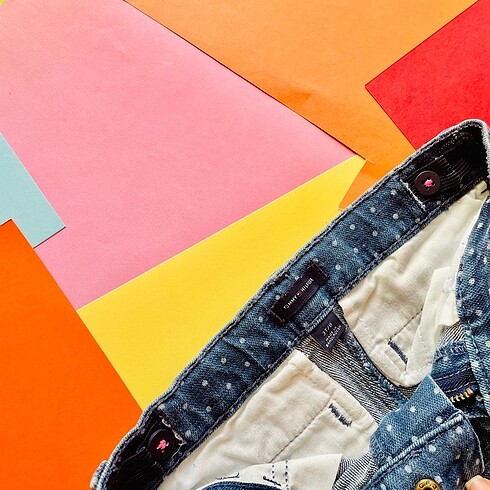 24-36 Ay Beden TOMMY HİLFİGER ÇOCUK ŞORT BELİ LASTİKLİ