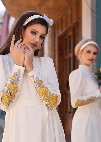 Zara Uzun Kollu İşlemeli Beyaz Tunik