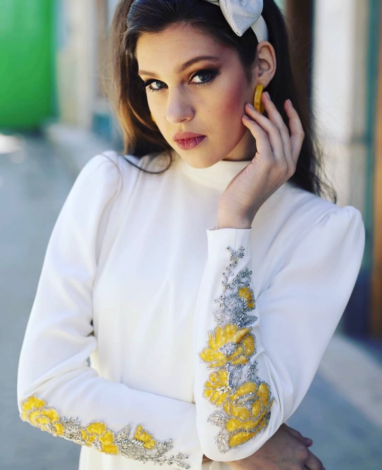 Uzun Kollu İşlemeli Beyaz Tunik - Görsel 4