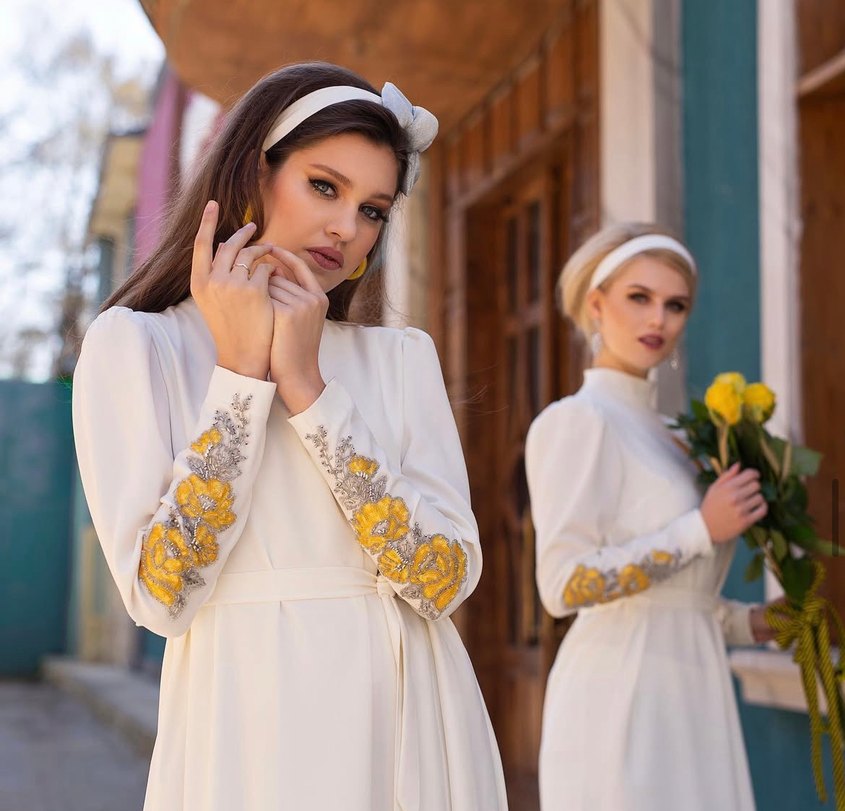 Uzun Kollu İşlemeli Beyaz Tunik - Görsel 2