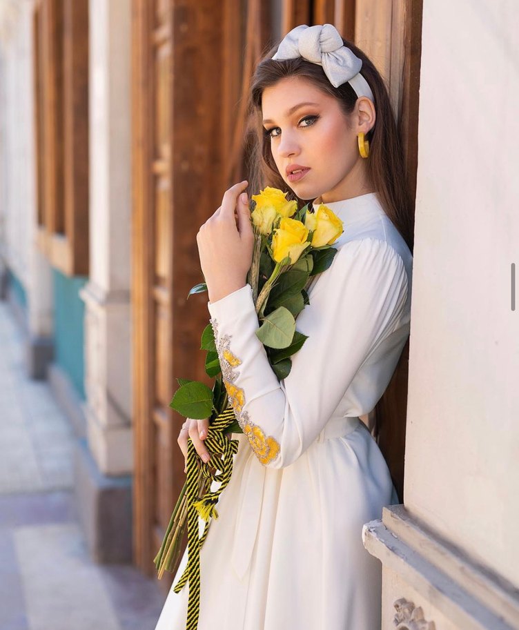 Uzun Kollu İşlemeli Beyaz Tunik - Görsel 5