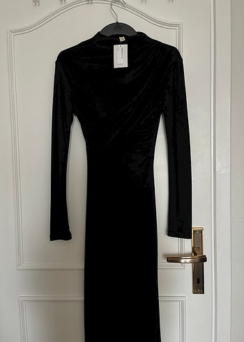 Uzun Kollu Siyah Drapeli Kalem Elbise - Görsel 3