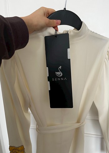 Uzun Kollu Beyaz Nakışlı Kadın Elbise - Görsel 5