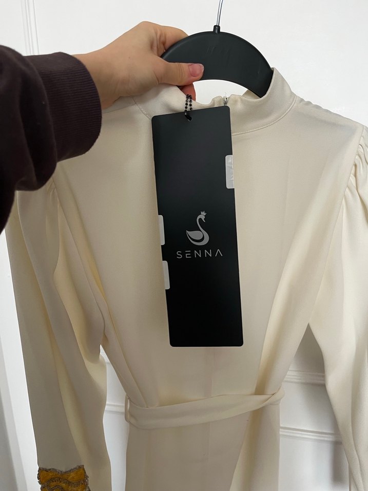 Uzun Kollu Beyaz Nakışlı Kadın Elbise - Görsel 5