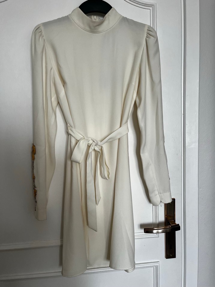 Uzun Kollu Beyaz Nakışlı Kadın Elbise - Görsel 2