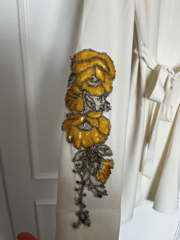 Uzun Kollu Beyaz Nakışlı Kadın Elbise - Görsel 3