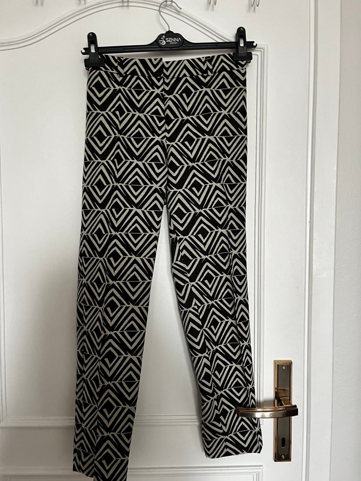 Desenli Siyah Kadın Pantolon - Görsel 2