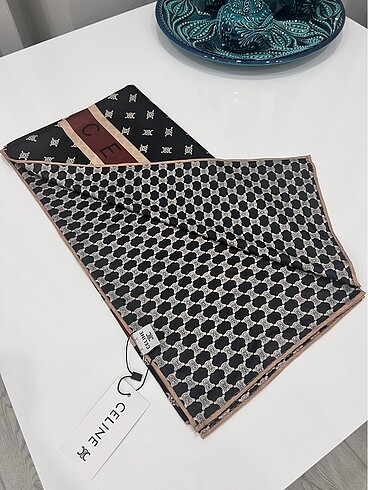 Diğer çift taraflı twill eşarp teklifleri değerlendiriyorum